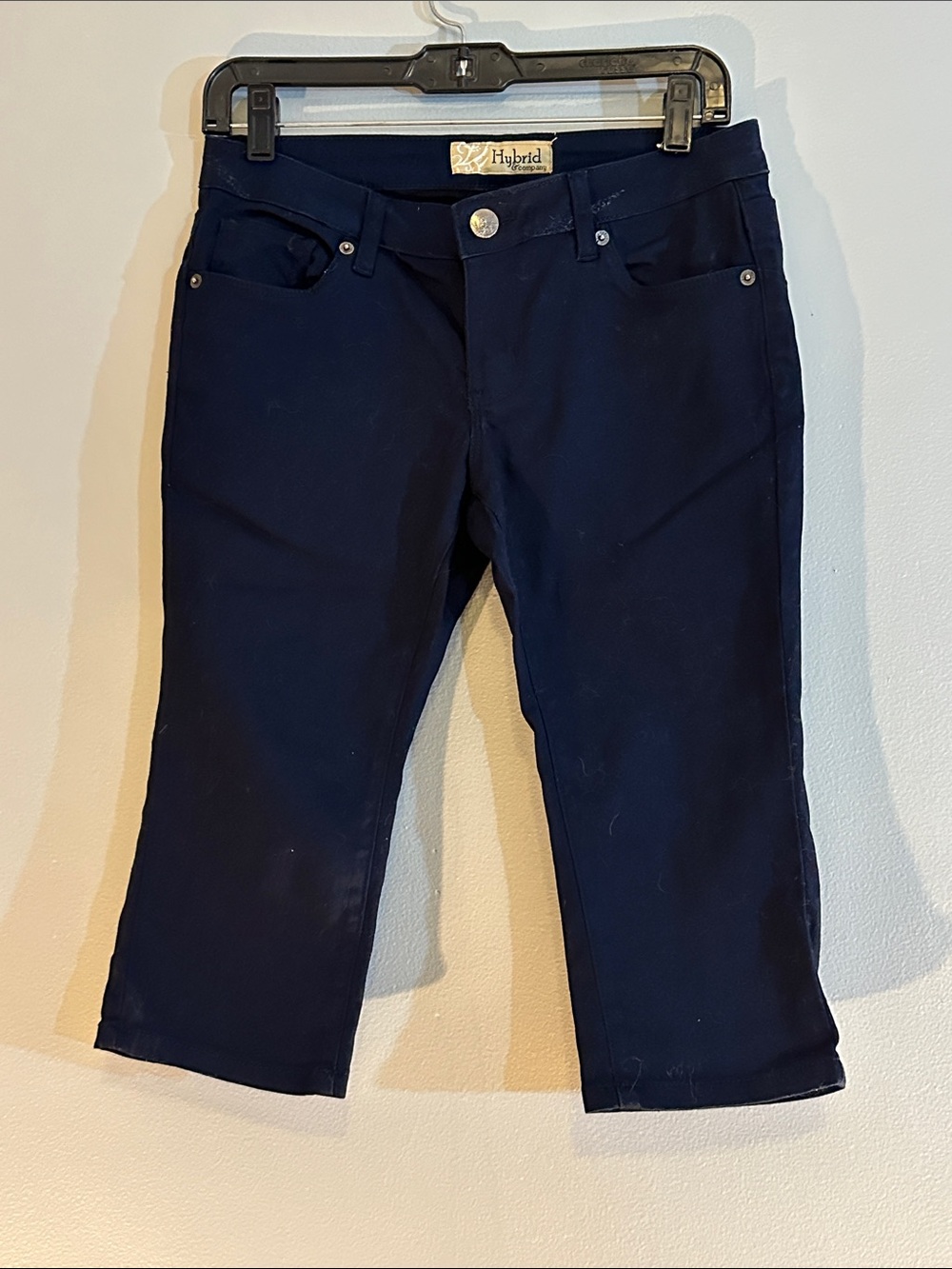 NWOT Hybrid & Company Dark Navy capri size 7